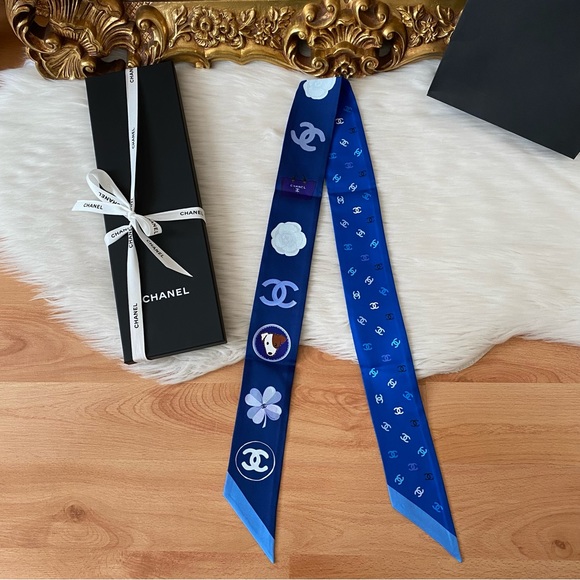 CHANEL Bandeau Silk Twill Scarf - Picture 9 of 14